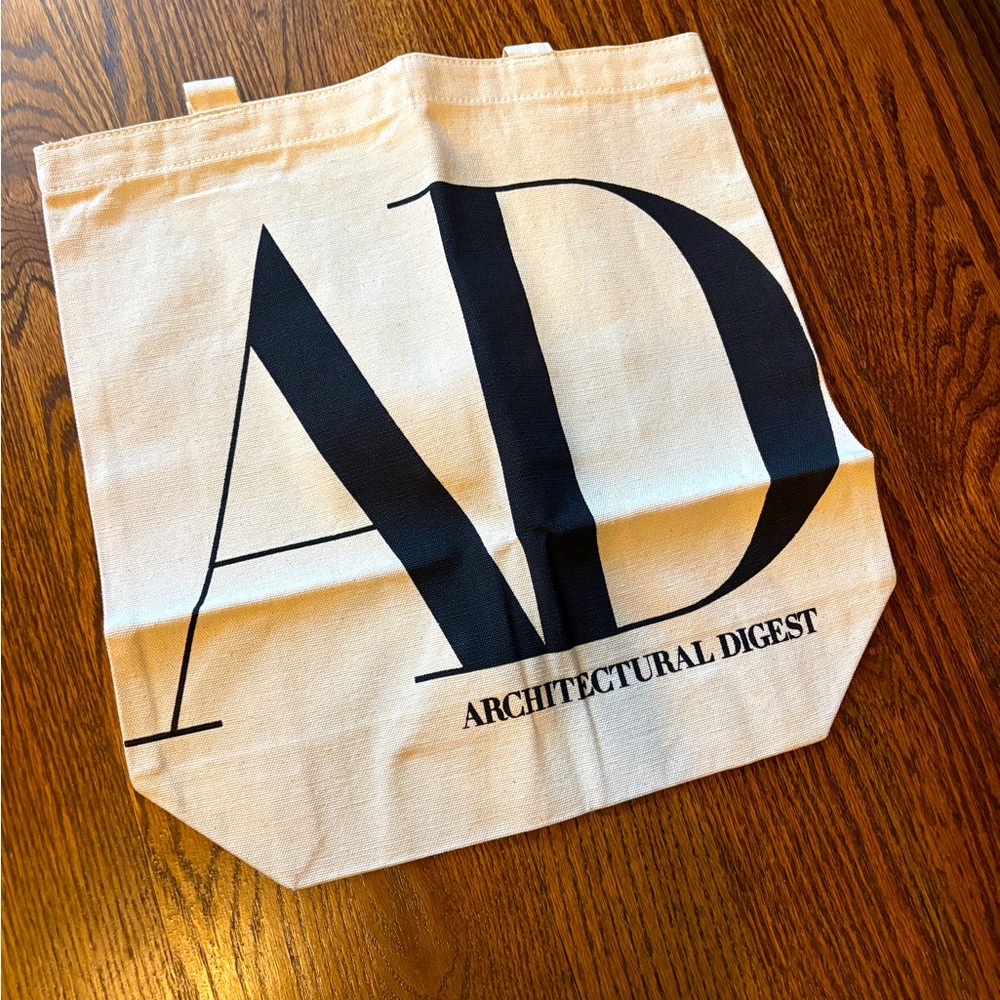 NWT Architectural Digest Cream Tote Bag Z60